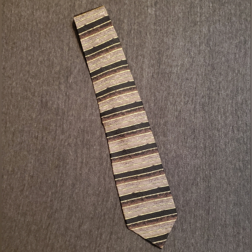 100% silk brown and black tie